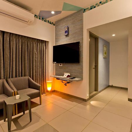 Hotel Millennium Park Панчгани Экстерьер фото