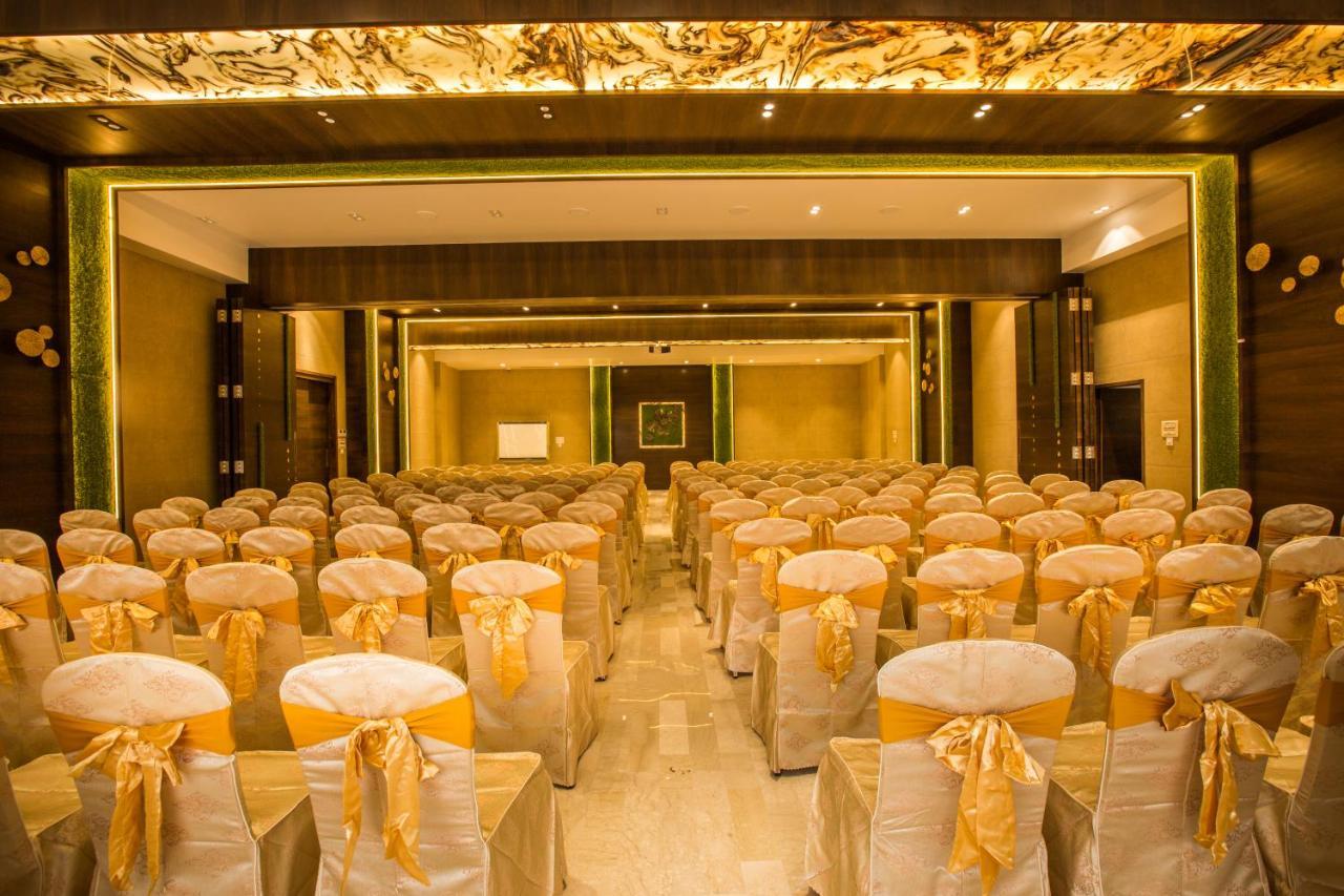 Hotel Millennium Park Панчгани Экстерьер фото